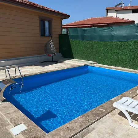 Kandira Villam *